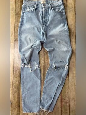 MOTHER “Easy does it” Light Blue Distressed Ankle Crop Jeans